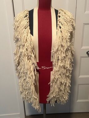 NWTS Elan Shaggy Fringe Knit Vest